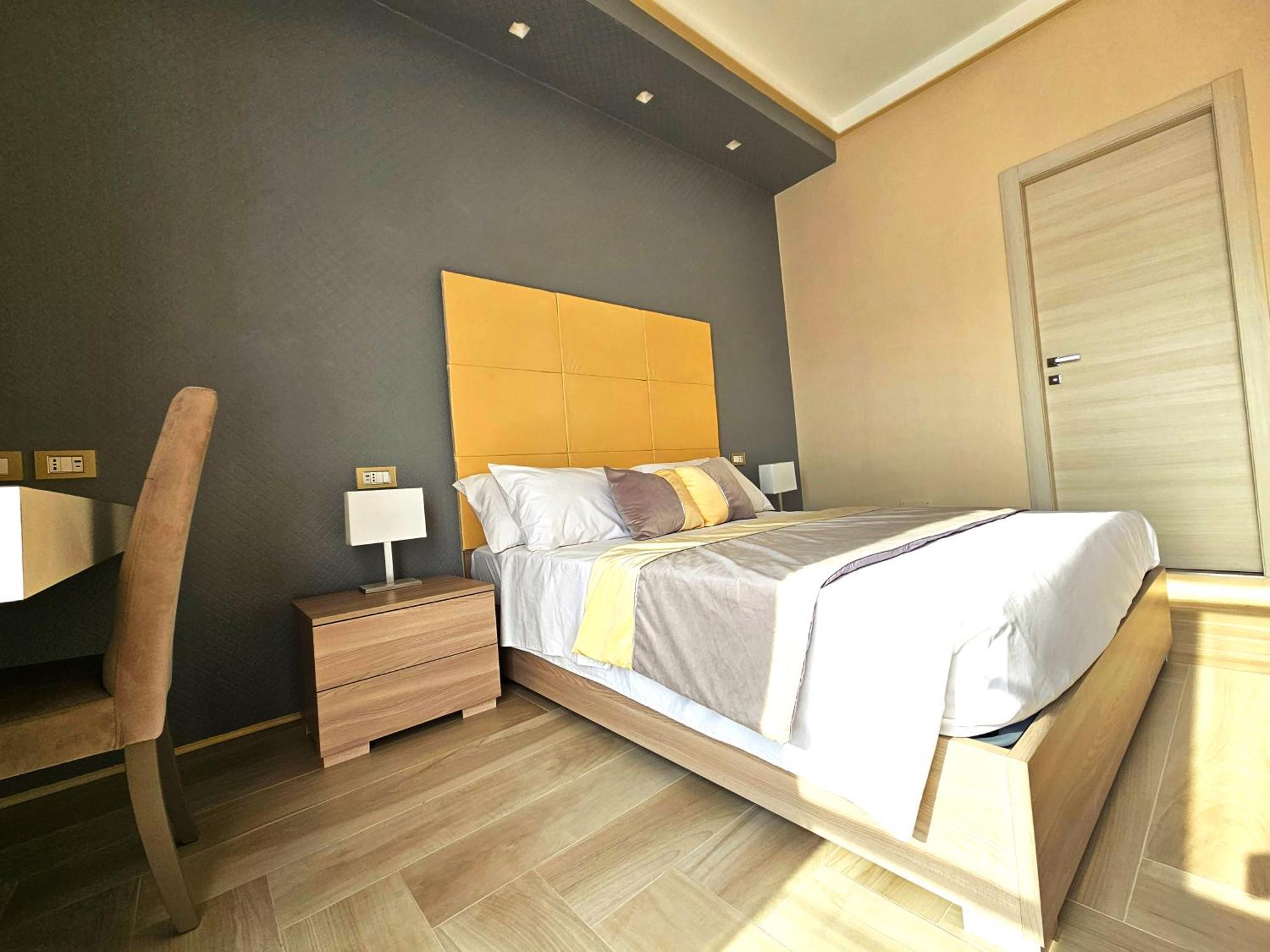 Astoria Boutique Suites Lecce Exteriör bild